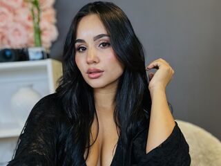 camgirl playing with sextoy SaraKing