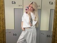 masturbating cam girl ScarlettAndreula