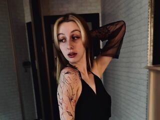 masturbating girl ShoshanaManhardt