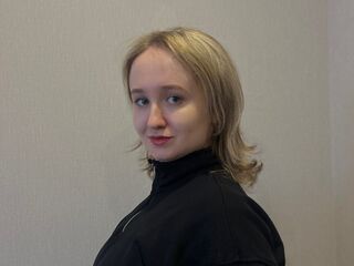 camgirl webcam picture SuzannKernes