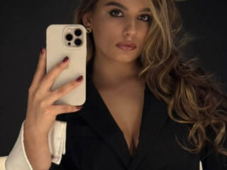 camgirl chatroom TaHillmer