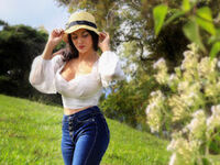 bedroom live cam ThanaRouge