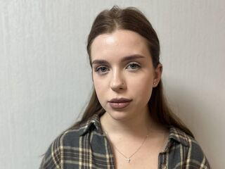 webcam girl chatroom TiniBoyd