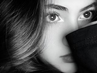 naked girl with webcam masturbating with vibrator VickyToure