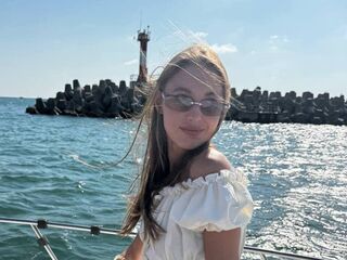 beautiful girlcam YaekoBrowers