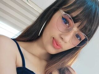 nude camgirl photo YiyisMarthin